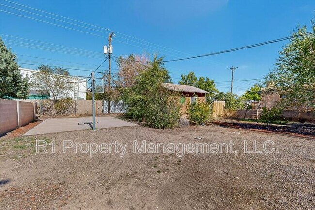 Building Photo - 165 Hilton Ave NW