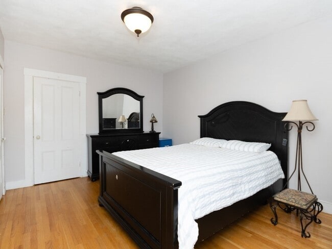 Building Photo - 45 Old Harbor St