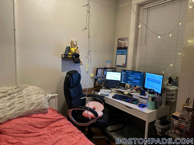 Building Photo - 211 Park Dr