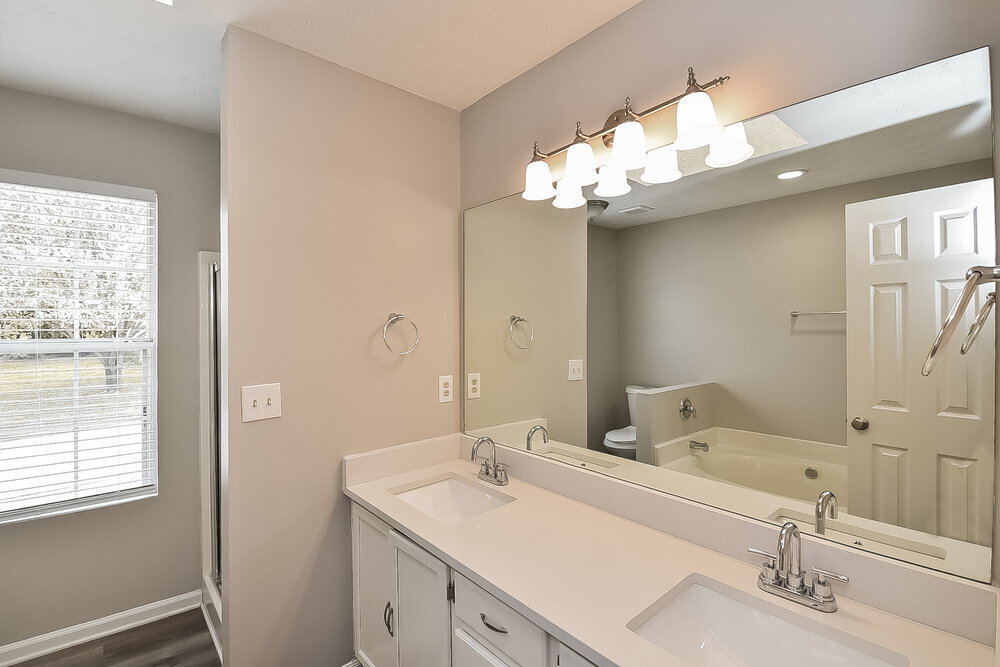 Building Photo - 2032 Lown Farm Ln