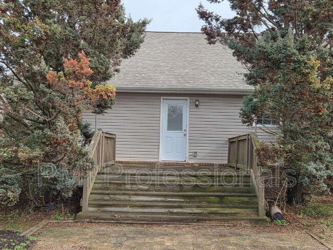 Building Photo - 3241 Hardwood Dr