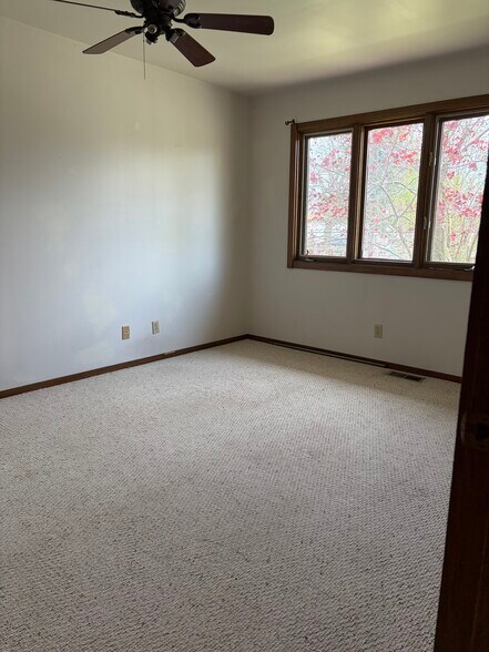 Building Photo - 4016 Pfeiffer Ct