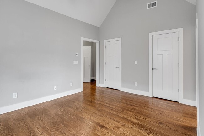 Building Photo - 4 BR, two-story rental with finished basement in WEHO!