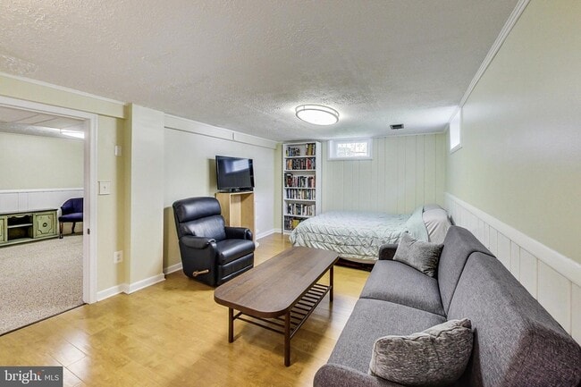 Building Photo - 4715 Oxbow Rd