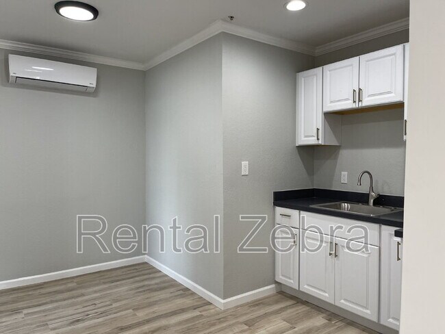 Building Photo - 343 Arlen Dr