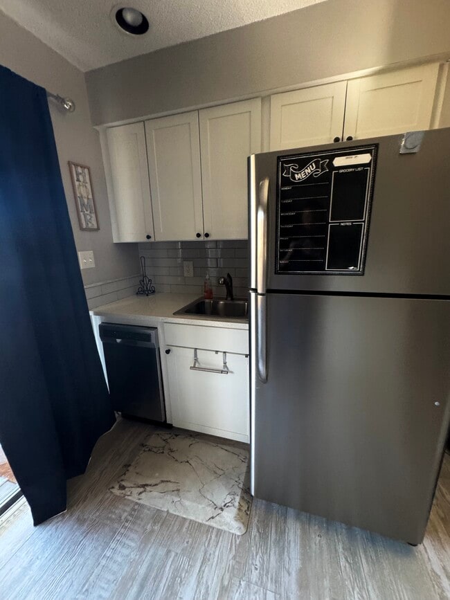 Building Photo - 160 Whitney Blvd