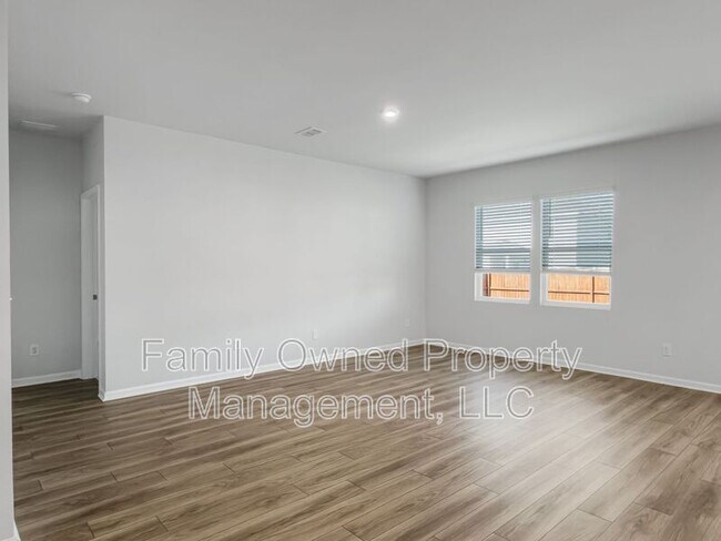 Building Photo - 519 Donnas Vw Wy