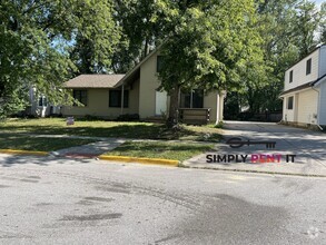 Building Photo - Huge 3 Bedroom Duplex in Ames