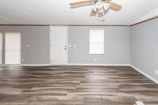 Building Photo - 2 Bedroom, 1 Bathroom Home in Charleston Farms - North Charleston