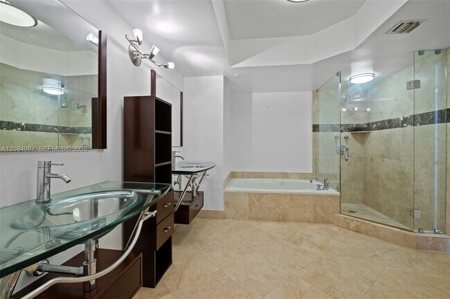 Building Photo - 3640 Yacht Club Dr