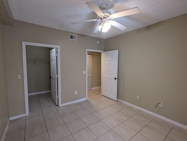 Building Photo - 10330 Fox Trail Rd S