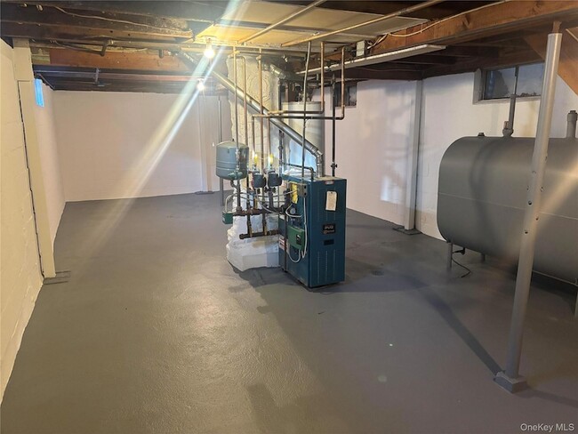 Building Photo - 215 E Lakewood St