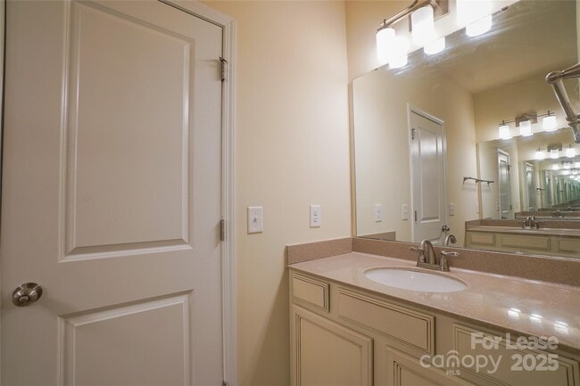 Building Photo - 6426 Hove Rd