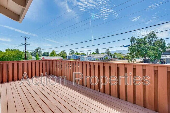 Building Photo - 3806 Century Dr