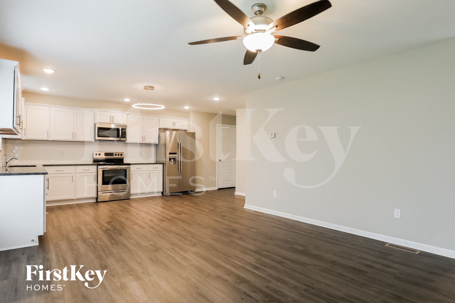 Building Photo - 5015 N Wheeling Ave