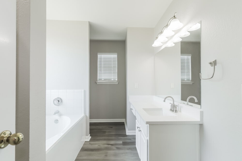 Building Photo - 15111 Western Skies Dr