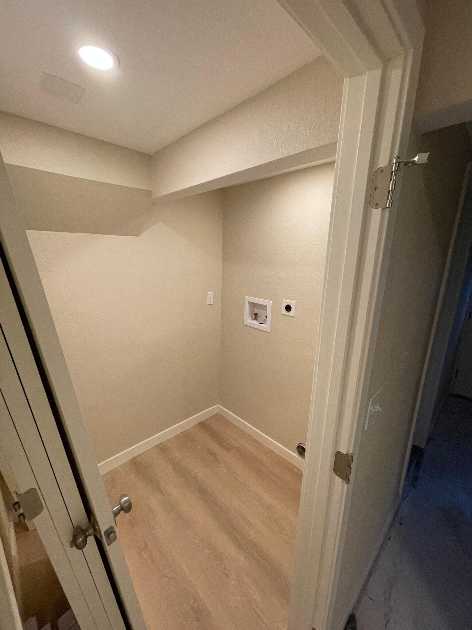 Laundry - 33 Minden Cir
