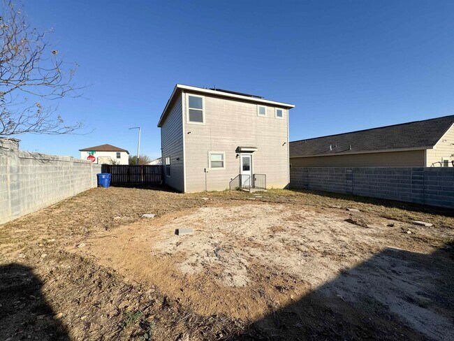 Building Photo - 5802 Moses Lp