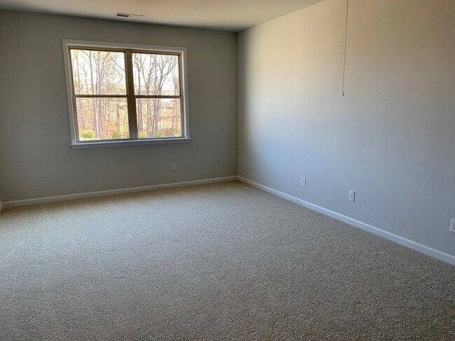 Building Photo - 3561 Creek Hollow