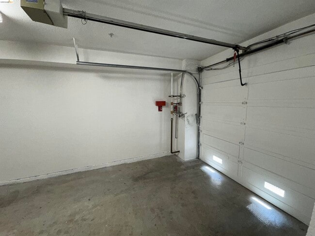 Building Photo - 20647 Maria Ct