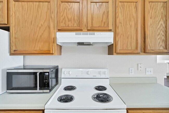 Building Photo - Modern 2-Bedroom, 2-Bath Condo in Grand Junction