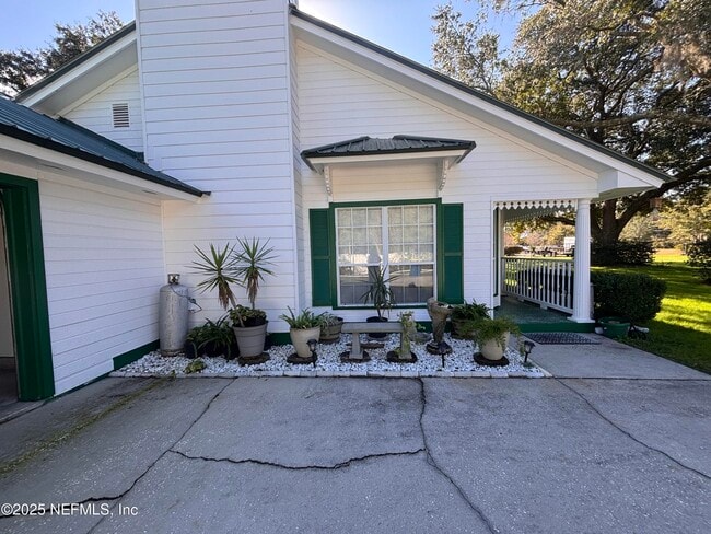 Building Photo - 15813 Butch Baine Dr