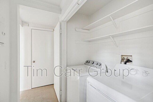 Building Photo - 440 Villa Point Dr