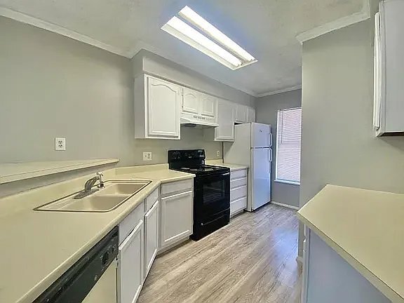 Building Photo - 7406 Avenue X