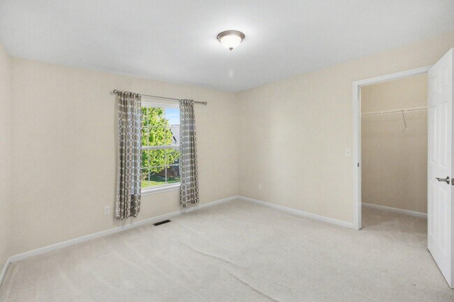 Building Photo - 41574 Mitchell Rd