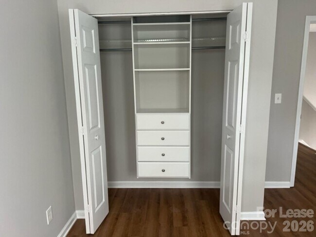 Building Photo - 306 Armour St