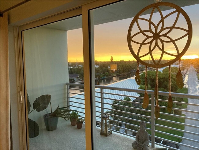 Building Photo - 2900 NE 30th St