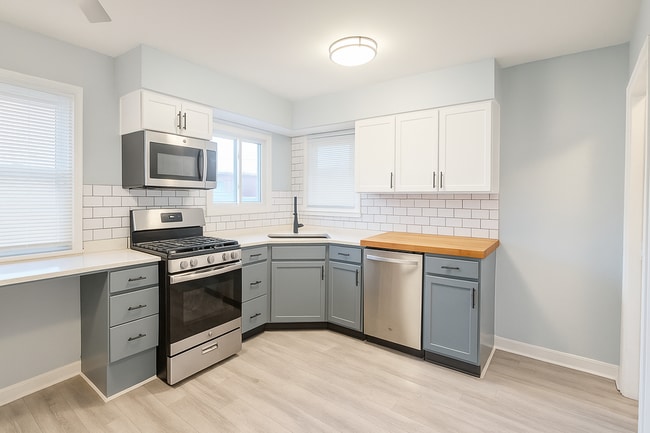 Building Photo - 416 Woodland Ave