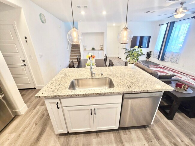Building Photo - Elegant & Functional – Your Spring Lake Dream Home Awaits
