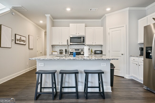 Building Photo - 2059 Pinnacle Walk