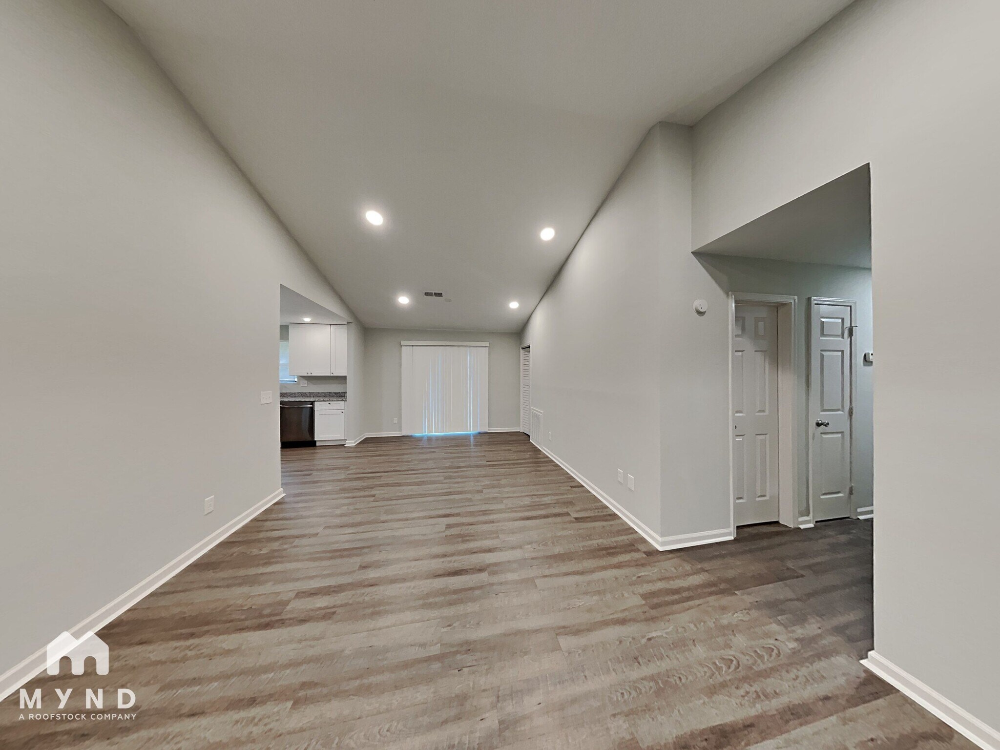 Building Photo - 2 Silverwood Dr
