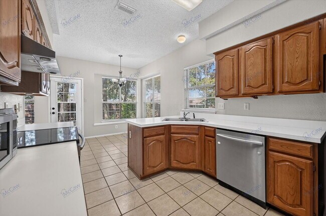 Building Photo - 7845 Ember Oaks Dr