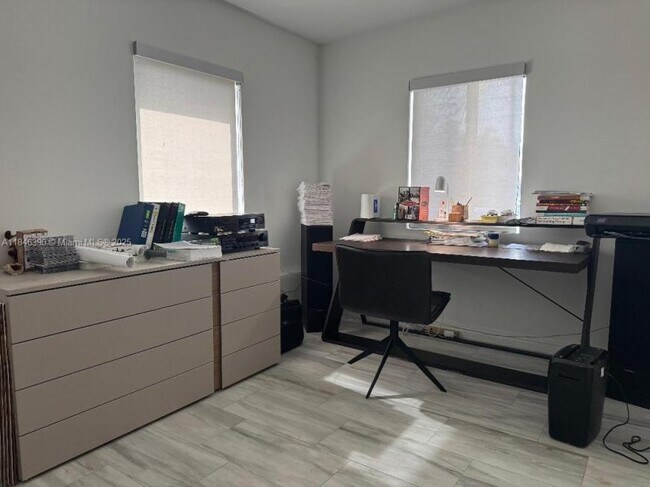 Building Photo - 2 bedroom in Hollywood FL 33020