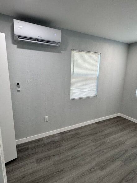 Building Photo - 3012 Ybor St