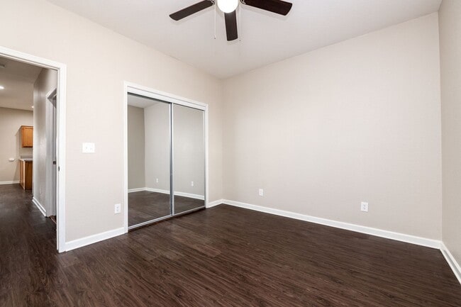 Building Photo - Remodeled 2 Bedroom Duplex in Rogers AR – Pet Friendly, Private Community