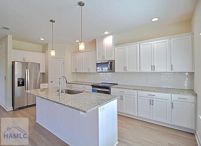 Building Photo - 151 Buckingham Dr