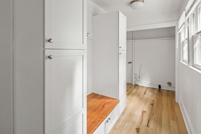 Building Photo - Charming Kenilworth Home