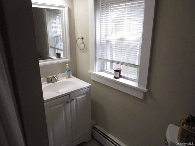 Building Photo - 114 NY-284