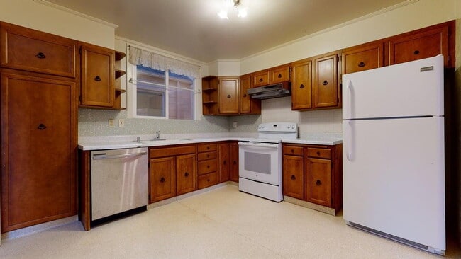 Building Photo - Flexible 4BD/3BA Home w/ Bonus Private Suite – Steps to Taraval Shops