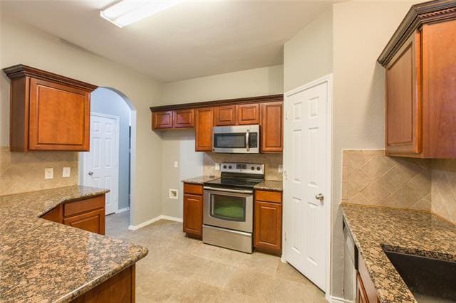 Building Photo - 2021 Bridgeport Dr