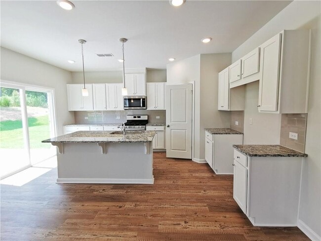 Building Photo - 154 Green Love Ln