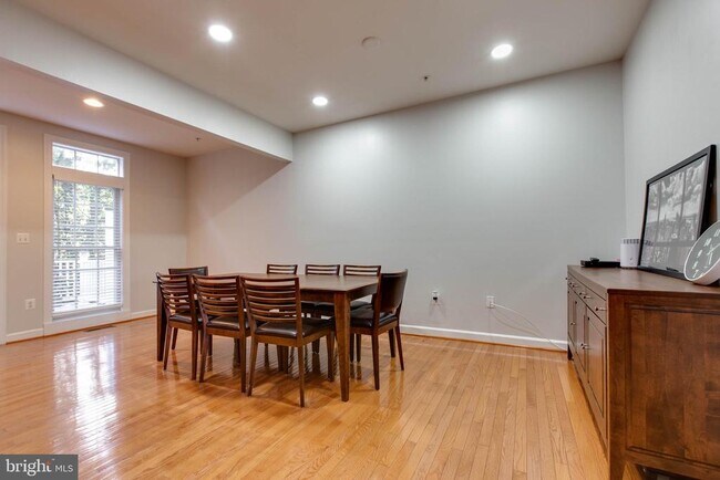 Building Photo - 1506 Penzance Way