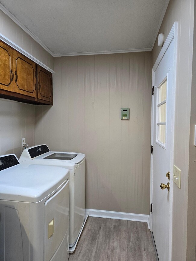 Building Photo - 1565 Jefferson Rd