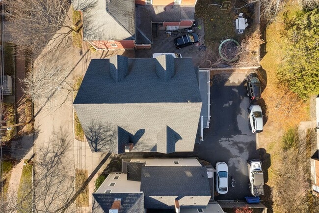 Building Photo - 105-107 Richards