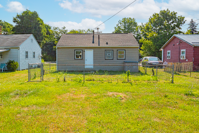 Building Photo - 2311 Harmont Ave NE