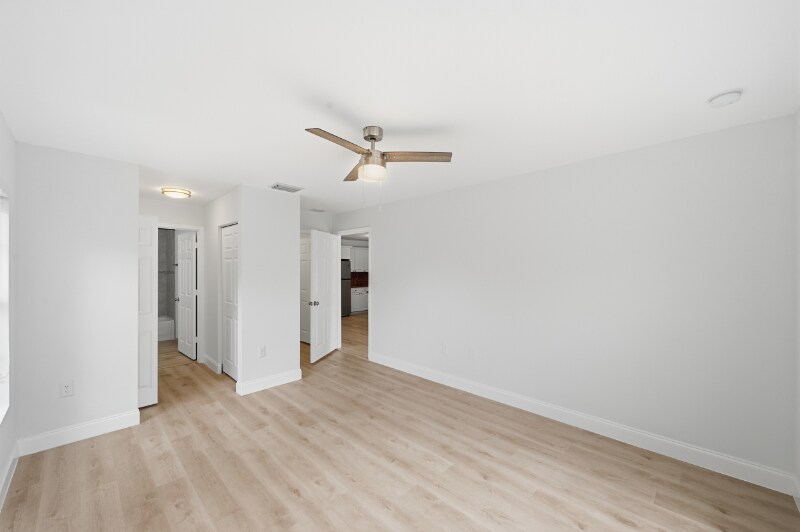 Building Photo - 2691 Albatross Rd N